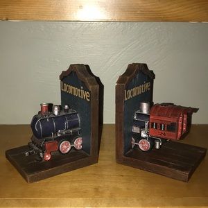 Locomotive decorative set of bookends